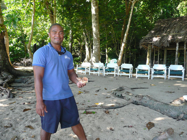 Isoa Vosaniyavu, the Fijian Dive Master 