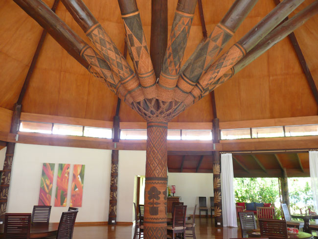 The vale-ni-kana dining room with mangi-mangi weaving on its leaf-carved beams, overlooks the swimming pool.  Photo by Lenora Hayman