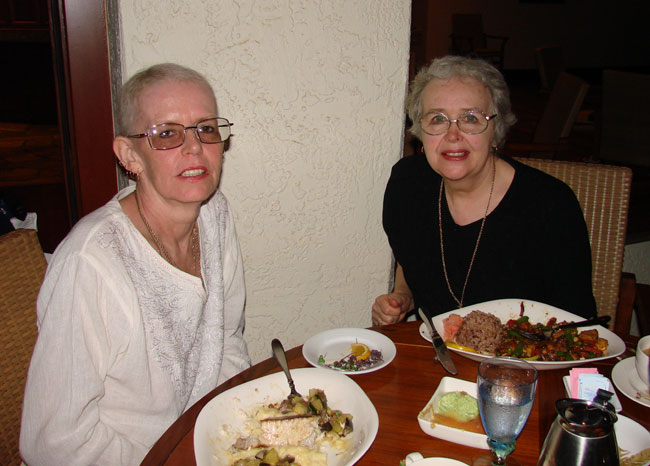 Cathy McDonald and Maxine George have dinner at the Wailea Beach Resort, Maui. Photo by M. Maxine George